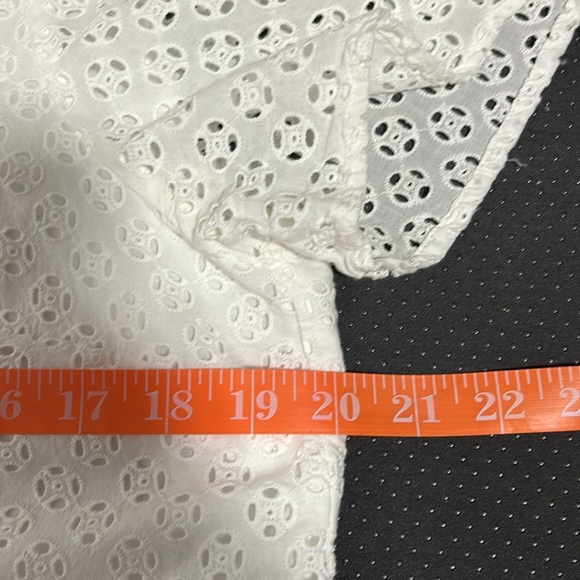 NEW J Crew Eyelet puff-sleeve top Size M - Picture 4 of 5